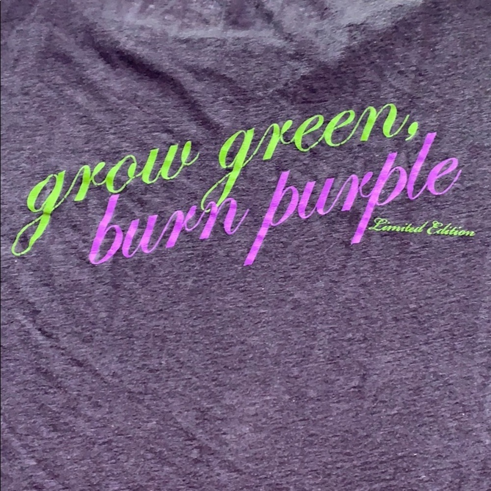 Purple Tree Grow Green Burn Purple short sleeve T-Shirt small grey vintage